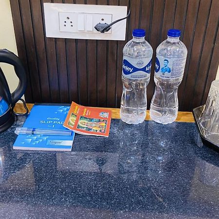 ホテル Mandir Saket Bhawan Ayodhya エクステリア 写真