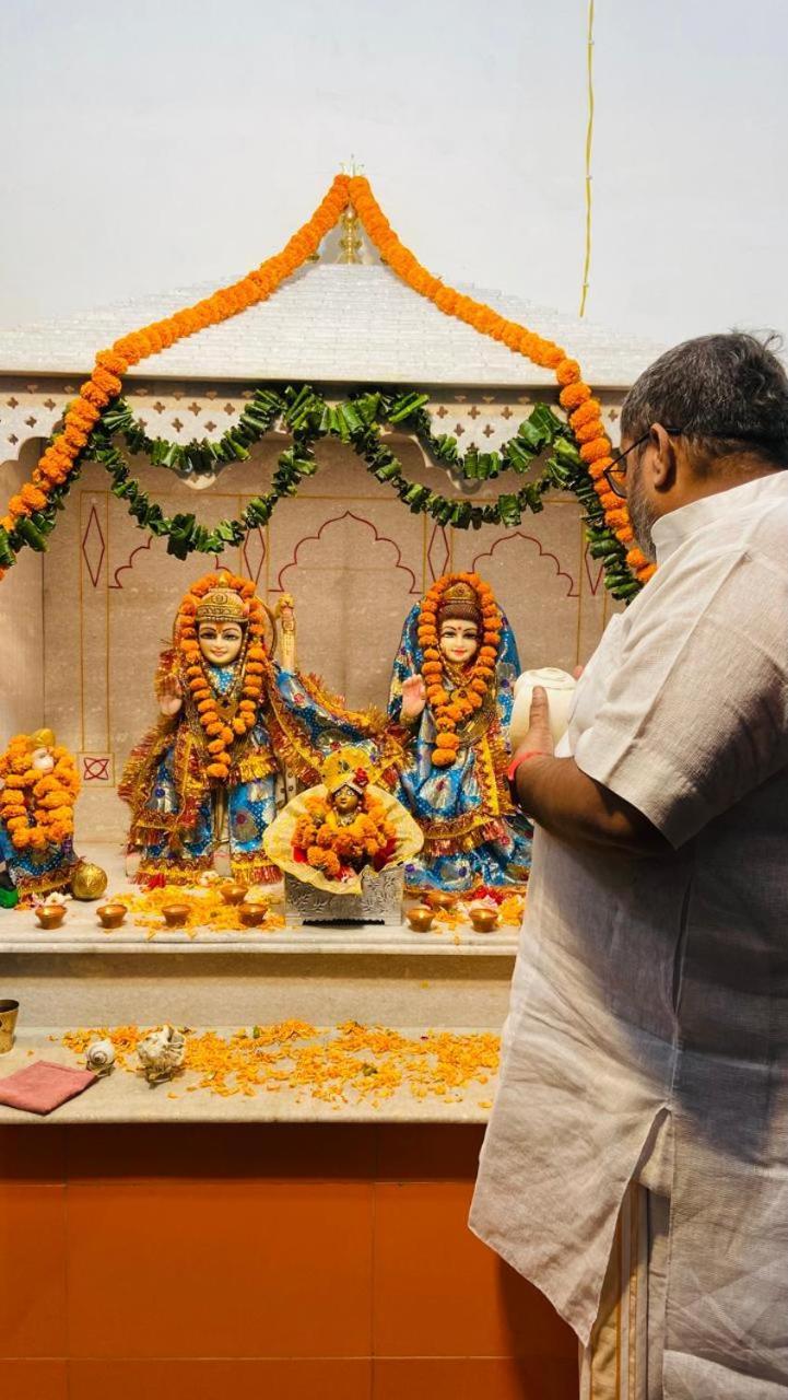 ホテル Mandir Saket Bhawan Ayodhya エクステリア 写真